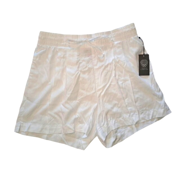 Vince Camuto Pants - NEW Vince Camuto White Lyocell Lightweight Shorts With Pockets Size Medium